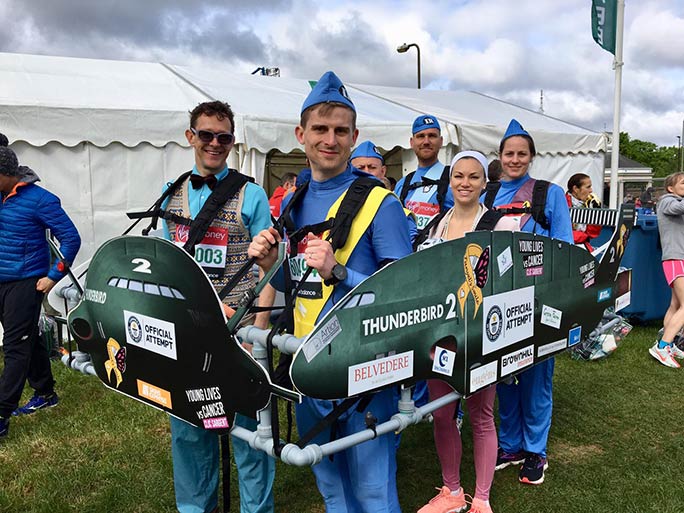 Kỷ lục Guinness trang phục kỳ lạ ‘nổ như mưa’ tại London Marathon 2019 Kỷ lục Guinness trang phục kỳ lạ ‘nổ như mưa’ tại London Marathon 2019
